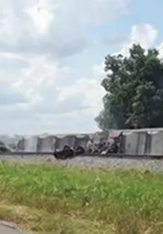 Louisiana: Tàu hỏa trật bánh, chất độc rò rỉ ra ngoài