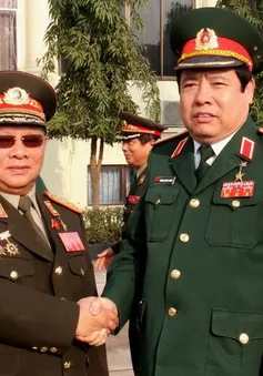 Bộ trưởng Quốc phòng Phùng Quang Thanh thăm Lào