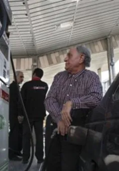 Iran cắt trợ giá nhiên liệu
