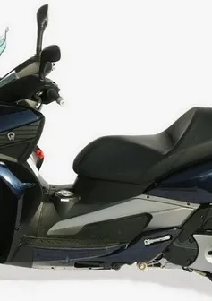 Quadro 350S: Đối thủ xứng tầm của Piaggio MP3