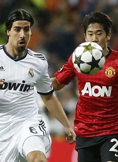 "Bẫy việt vị" dư luận, Man Utd nhắm Khedira cho "chợ Đông"