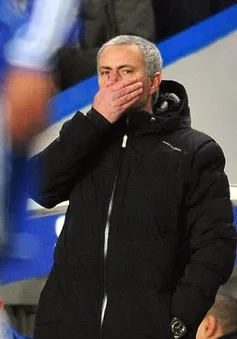 Trước đại chiến, Mourinho "trù ẻo" Suarez dính chấn thương