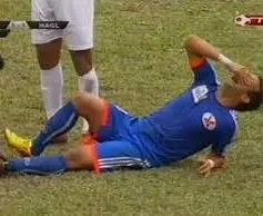 Những pha phạm lỗi rợn người tại V.League