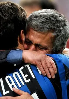Zanetti chưa muốn phò tá Mourinho
