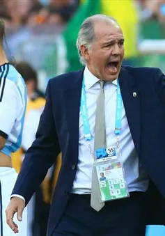 Argentina kém thuyết phục, HLV Sabella vẫn "nổ" như thường
