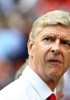 HLV Arsene Wenger khẳng định Arsenal sẽ mua thêm trung vệ