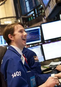 Hai chỉ số Dow Jones và Nasdaq đều lập kỷ lục mới