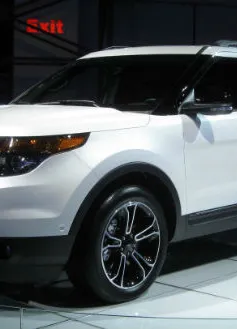 Ford thu hồi 465.000 ô tô trên toàn cầu