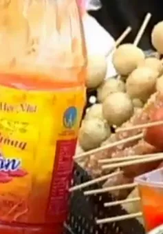 Tương ớt có chất gây ung thư vẫn bày bán tràn lan 