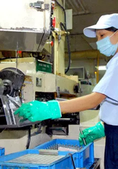 Nâng tính cạnh tranh tạo lực hút FDI