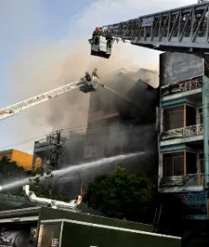 Đà Nẵng: Hơn 100 chiến sĩ tham gia chữa cháy ngôi nhà 4 tầng