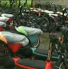 Thu giữ hơn 300 xe đạp điện có dấu hiệu làm giả ở Hưng Yên