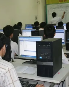 Cử nhân, thạc sĩ quay lại học trung cấp