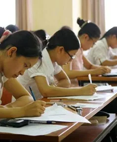 Trường trung cấp: Những "cái chết" được báo trước