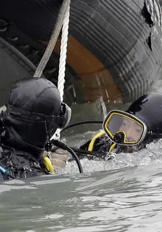Các thợ lặn công bố Video cứu hộ phà Sewol dưới nước