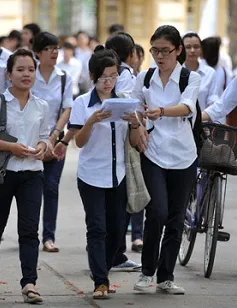 Học sinh cả nước vẫn đi học trong hai ngày nghỉ lễ