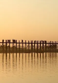 Dạo bước trên cây cầu gỗ dài nhất Myanmar