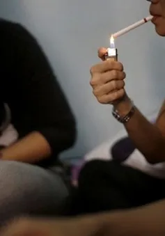 Indonesia: Tràn lan nạn “má mì” tuổi 14