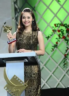 MC Thùy Linh: “Làm nghệ sĩ, điều tối trọng là không nên ôm đồm!”