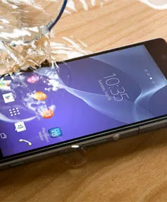 Bạn có cần một chiếc smartphone chống nước?