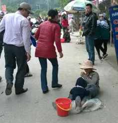 “Cái bang” bủa vây phiên chợ Viềng