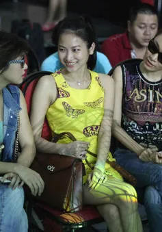 Vợ sắp cưới của Lam Trường lặng lẽ ủng hộ liveshow Dấu ấn