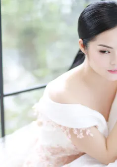 Dương Cẩm Lynh xúng xính thử váy áo dự Liên hoan phim Việt Nam tại Pháp