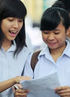 Hơn 200 trường công bố điểm thi