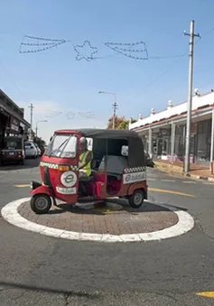 Nam Phi ưa chuộng xe tuk tuk