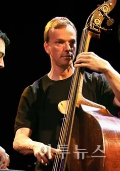 Phù thủy piano Eric Legnini biểu diễn tại TP.HCM