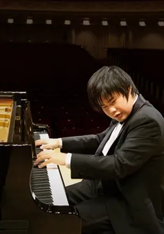 Tối 19/6, nghệ sỹ piano Nobuyuki Tsujii biểu diễn tại Hà Nội