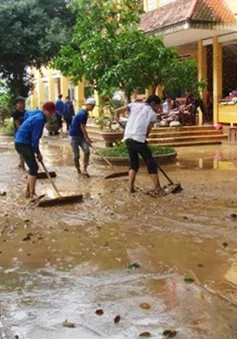 Người dân miền Trung chật vật sau thiên tai
