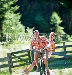 "Chuyện ấy" có bị ảnh hưởng bởi vóc dáng?