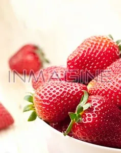 Làn da sáng đẹp với dâu tây