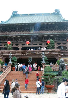 Tục lễ chùa đầu năm 