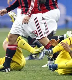 Milan 2–0 Barcelona: Nước mắt “người khổng lồ”