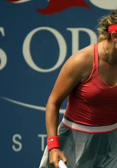 Azarenka ngược dòng trước Ivanovic, giành vé tứ kết ngoạn mục
