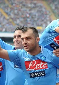 Napoli hạ sát Livorno trong chiến thắng "4 sao"