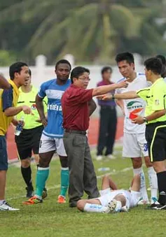 V-League 2013: 'Nín thở qua đò'