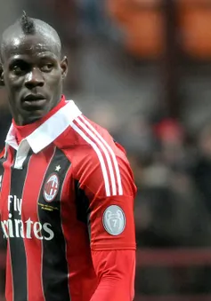 Tin 18/3: Balotelli rời Milan, PSG mừng thầm