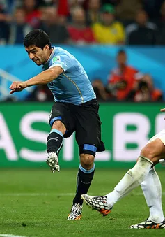 Suarez tiết lộ đã bị chuột rút trước khi ghi bàn thứ 2