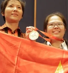 Nữ sinh Việt Nam đạt điểm cao nhất tại Olympic Hoá học 2014 say mê piano