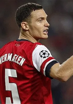 CHÍNH THỨC: Barca chiêu mộ thành công Thomas Vermaelen