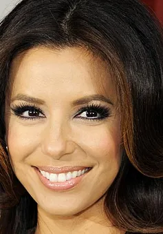 Eva Longoria từng ngược đãi bản thân hậu ly hôn