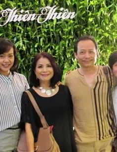 Nghệ sĩ  hết lòng ủng hộ đạo diễn Việt Linh thực hiện giấc mơ Sân khấu