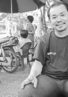 Tấm lòng nhân ái của người đàn ông tật nguyền