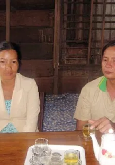 Hai vợ chồng 10 năm nhận chăm sóc người điên