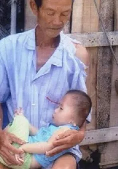 Thương cháu nhưng ông đành bó tay