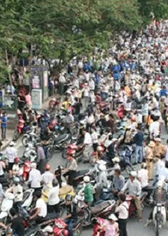 Thu phí đường bộ xe máy: Còn nhiều vướng mắc