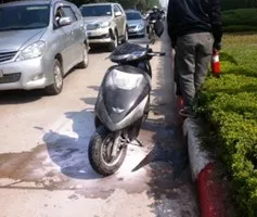 Hà Nội: Đang lưu thông, xe Atila bất ngờ "bốc khói" 